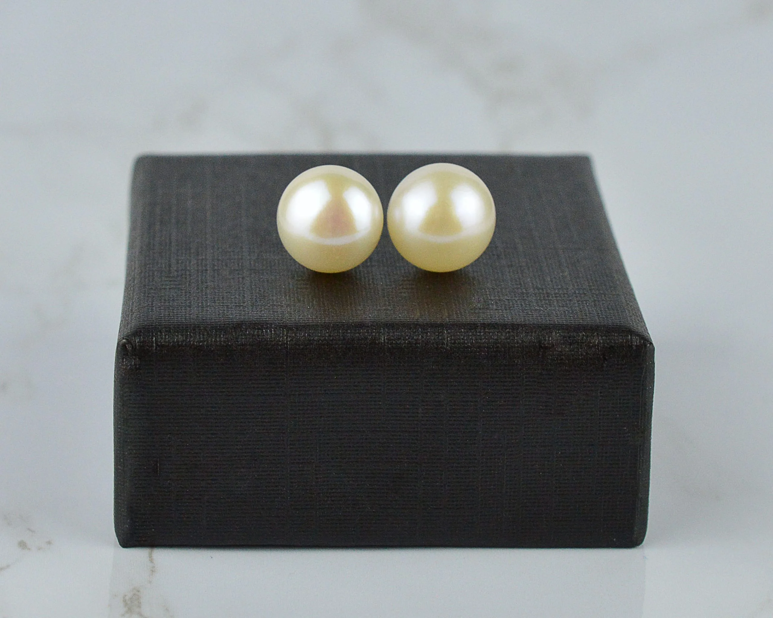 Freshwater Pearl Earrings - Image 6