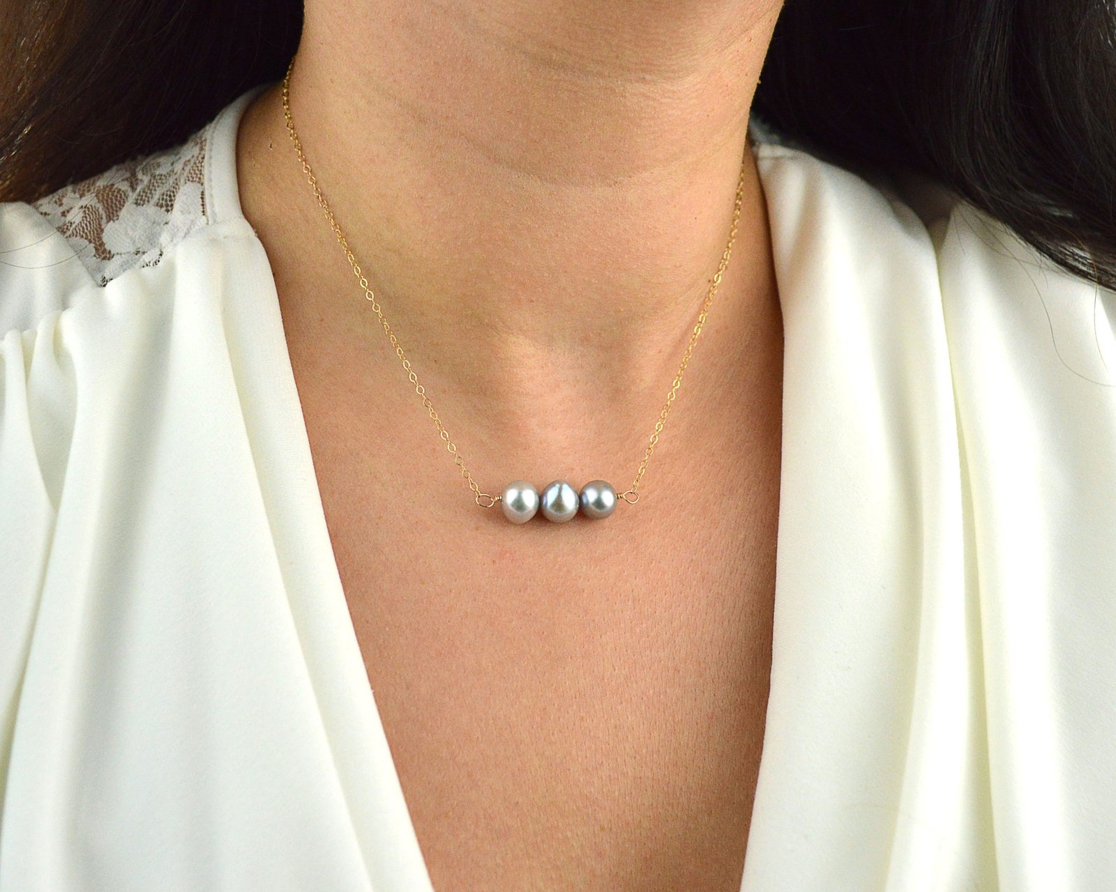 grey-pearl-necklace