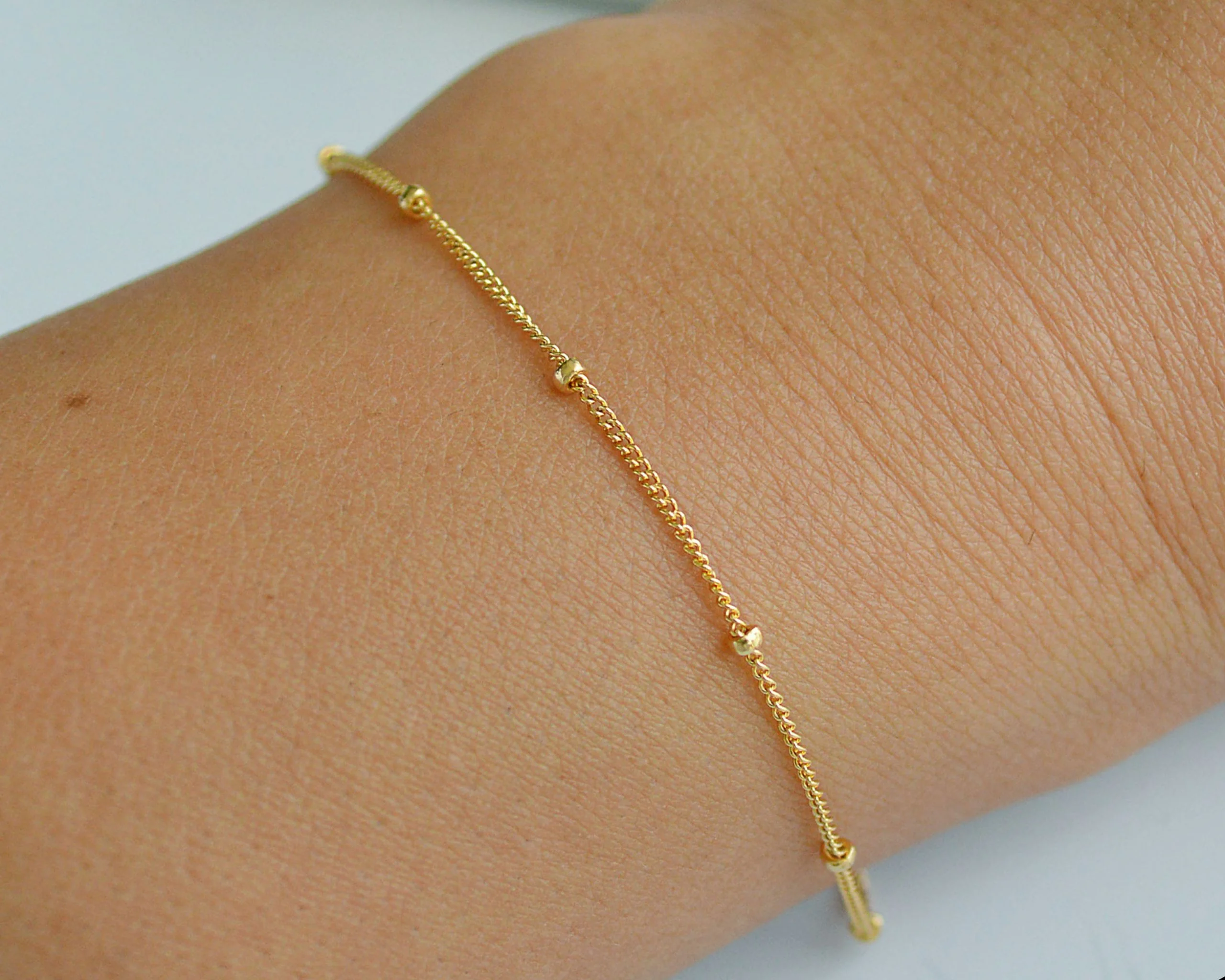 dainty-gold-bracelet
