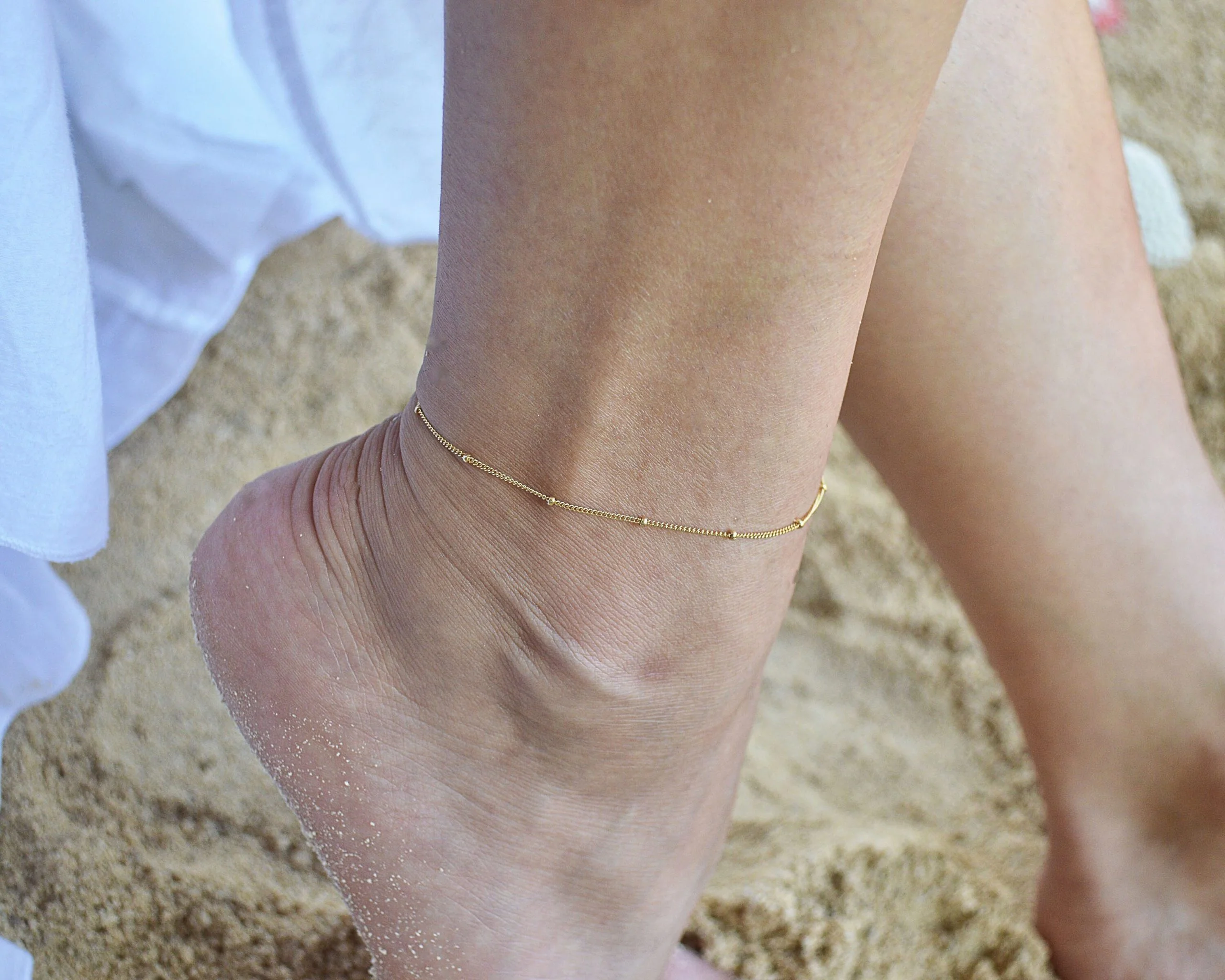gold-ankle-bracelet