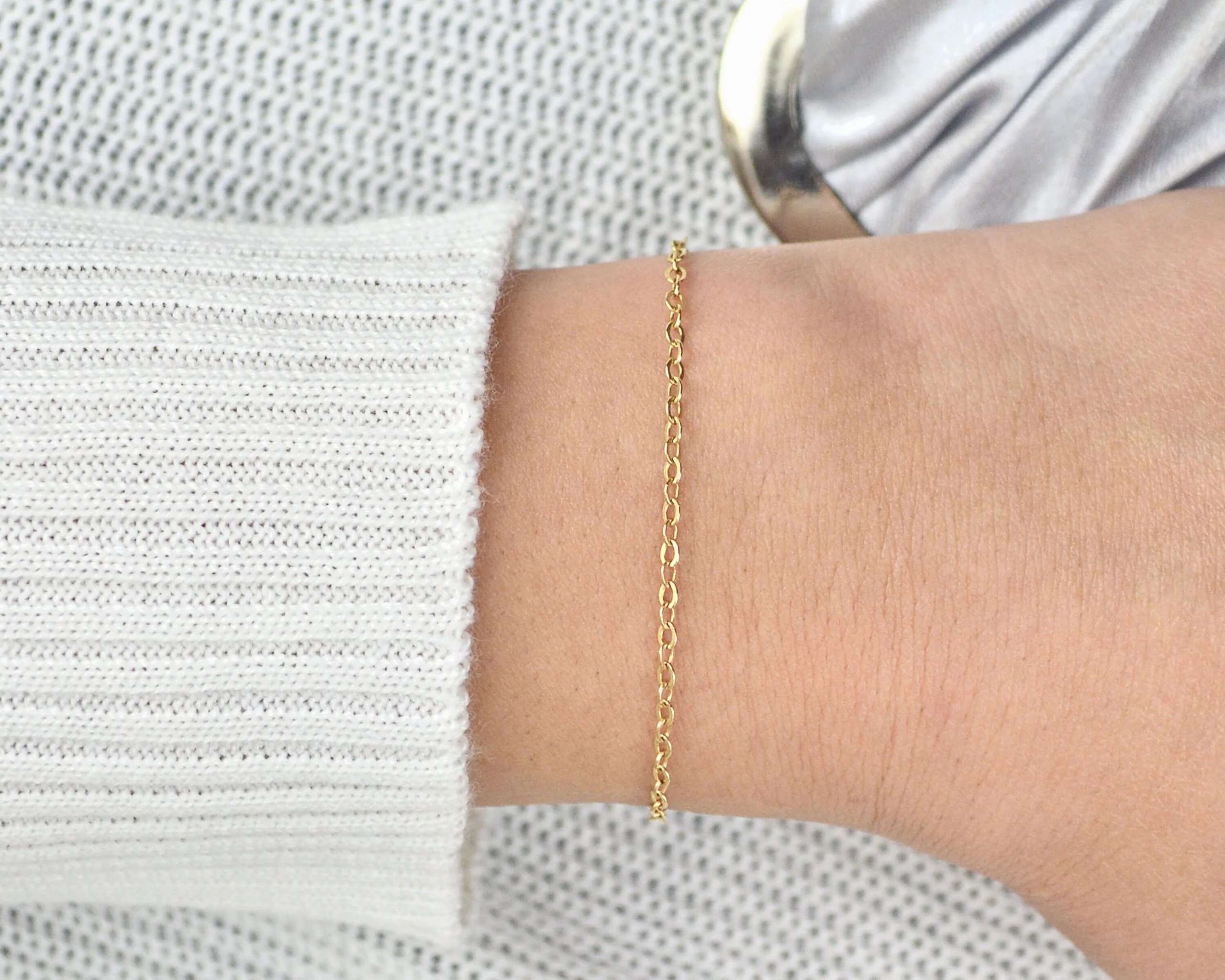 simple-gold-bracelet