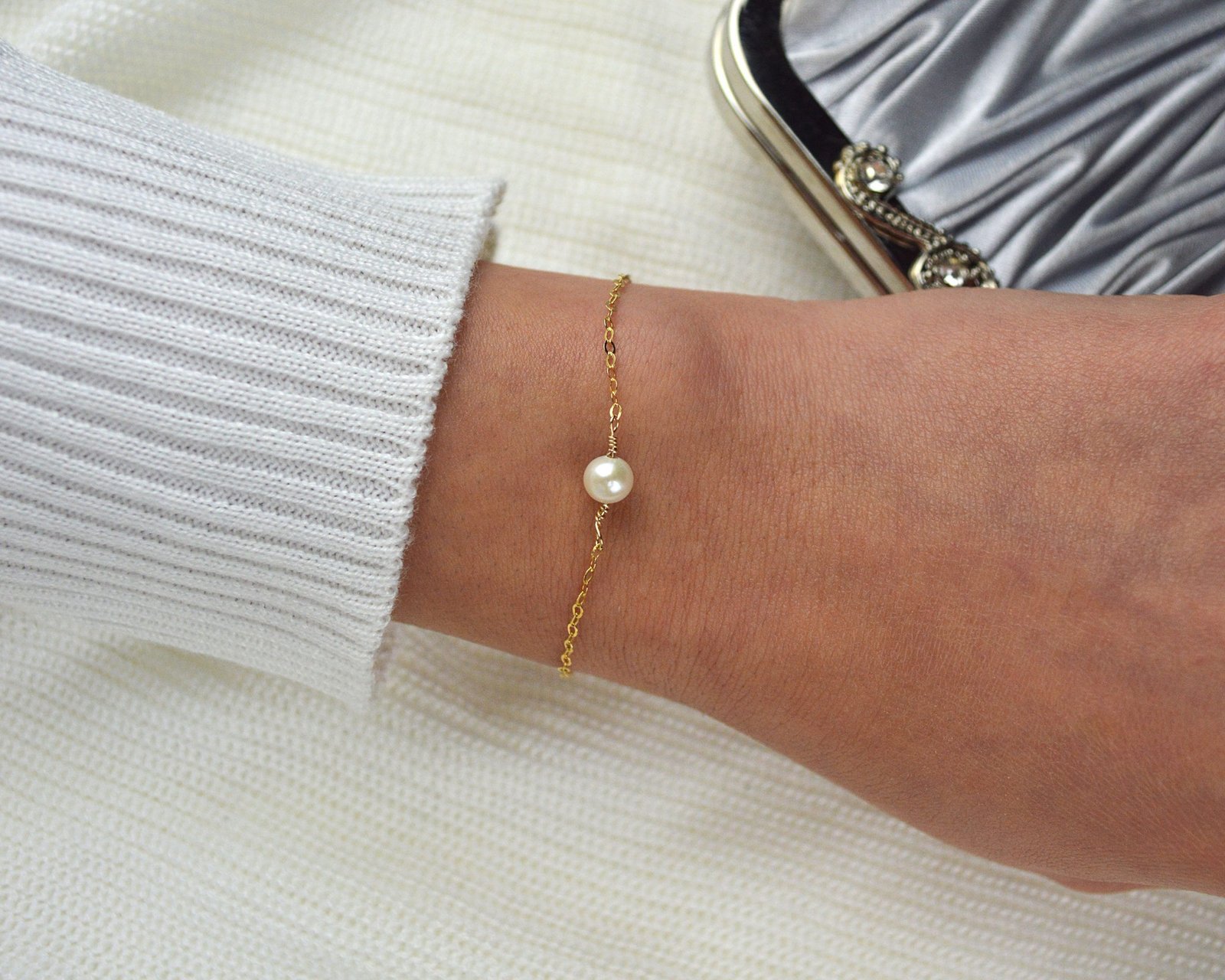 rose-gold-pearl-bracelet
