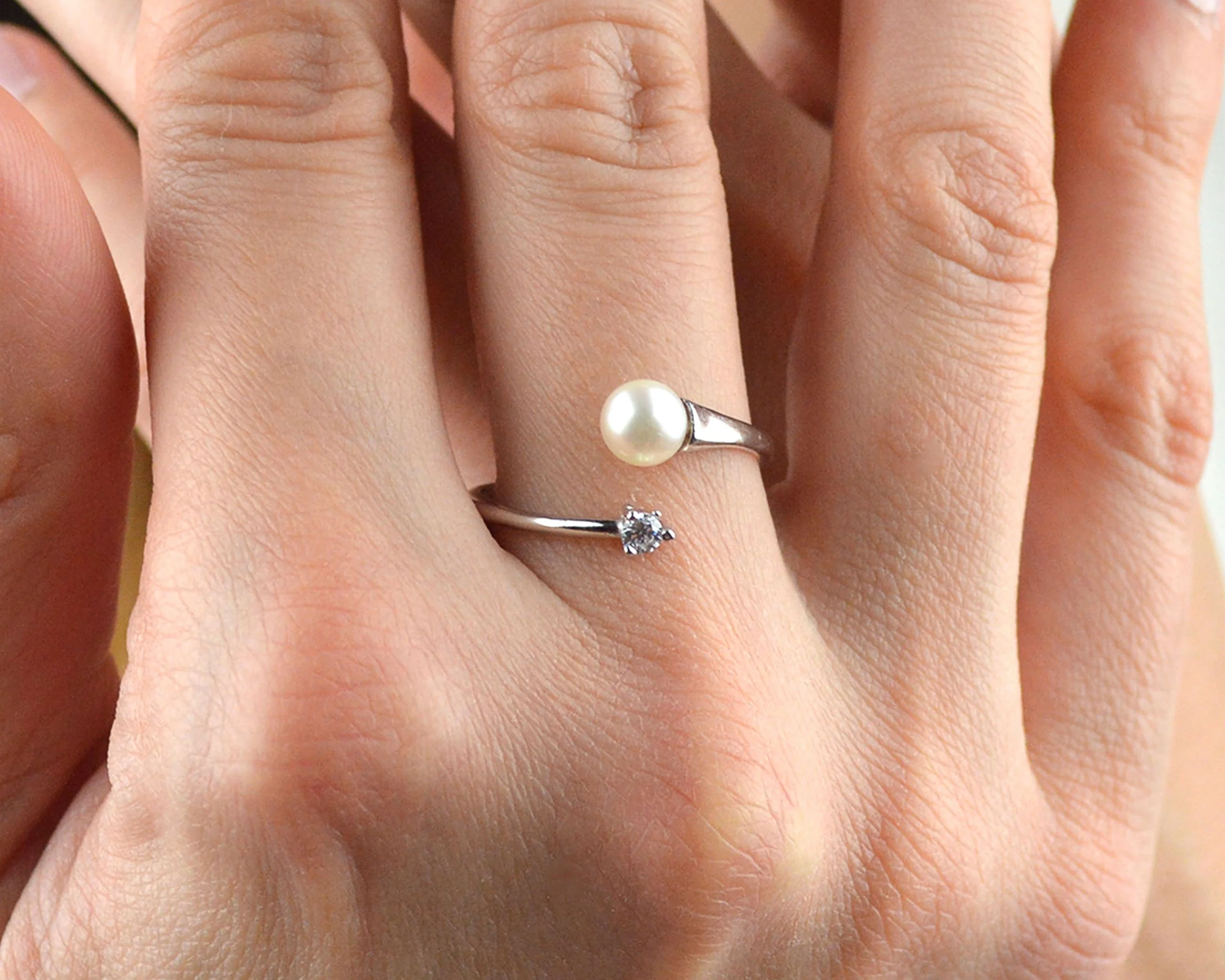 sterling silver pearl ring
