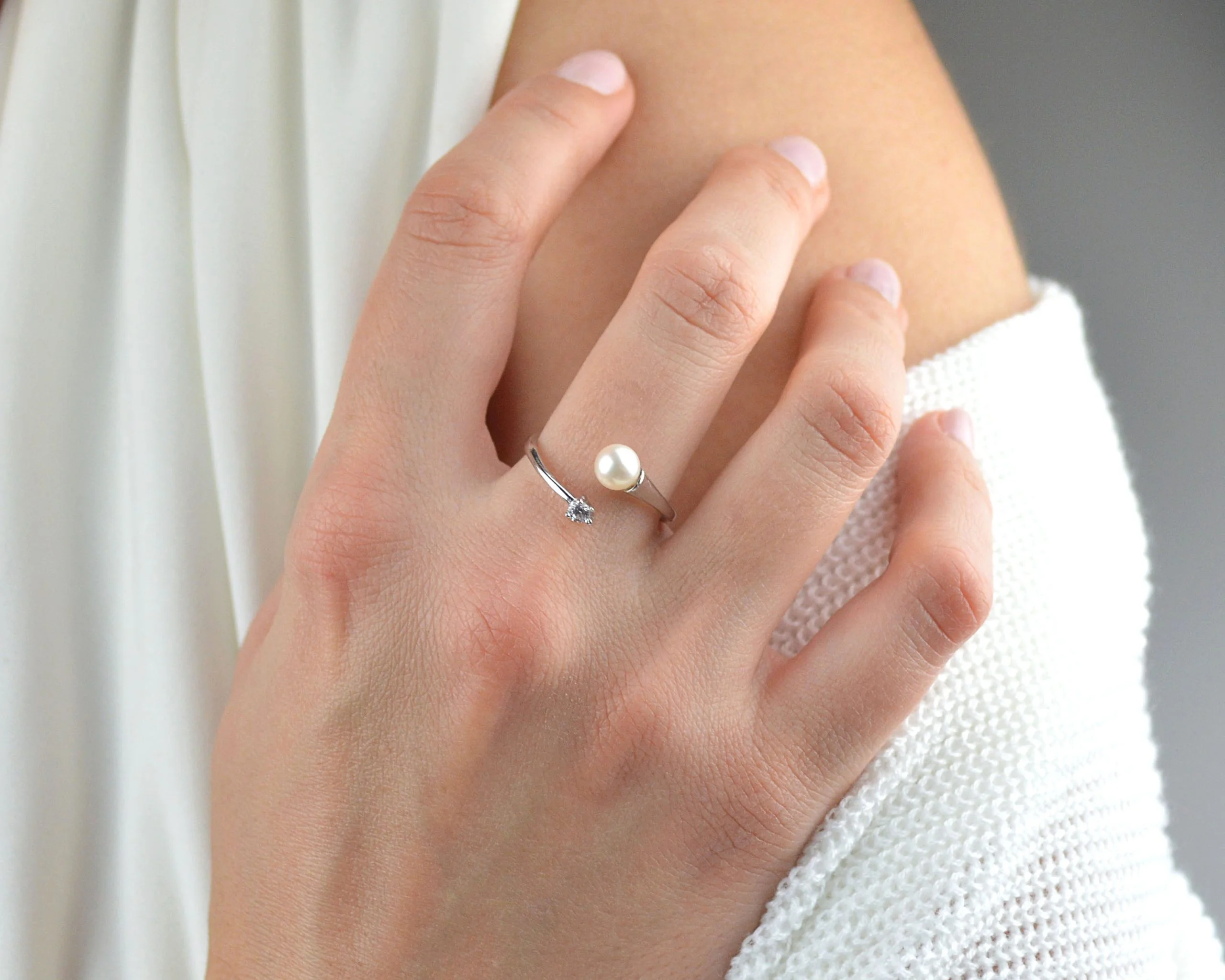 pearl-wedding-ring