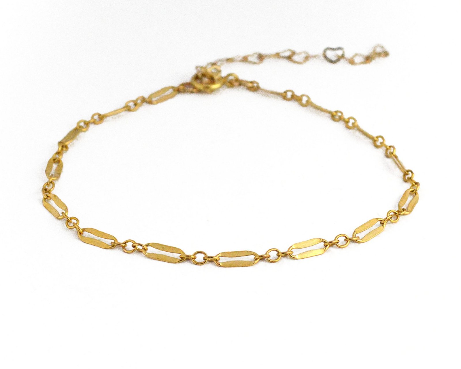 delicate-gold-bracelet