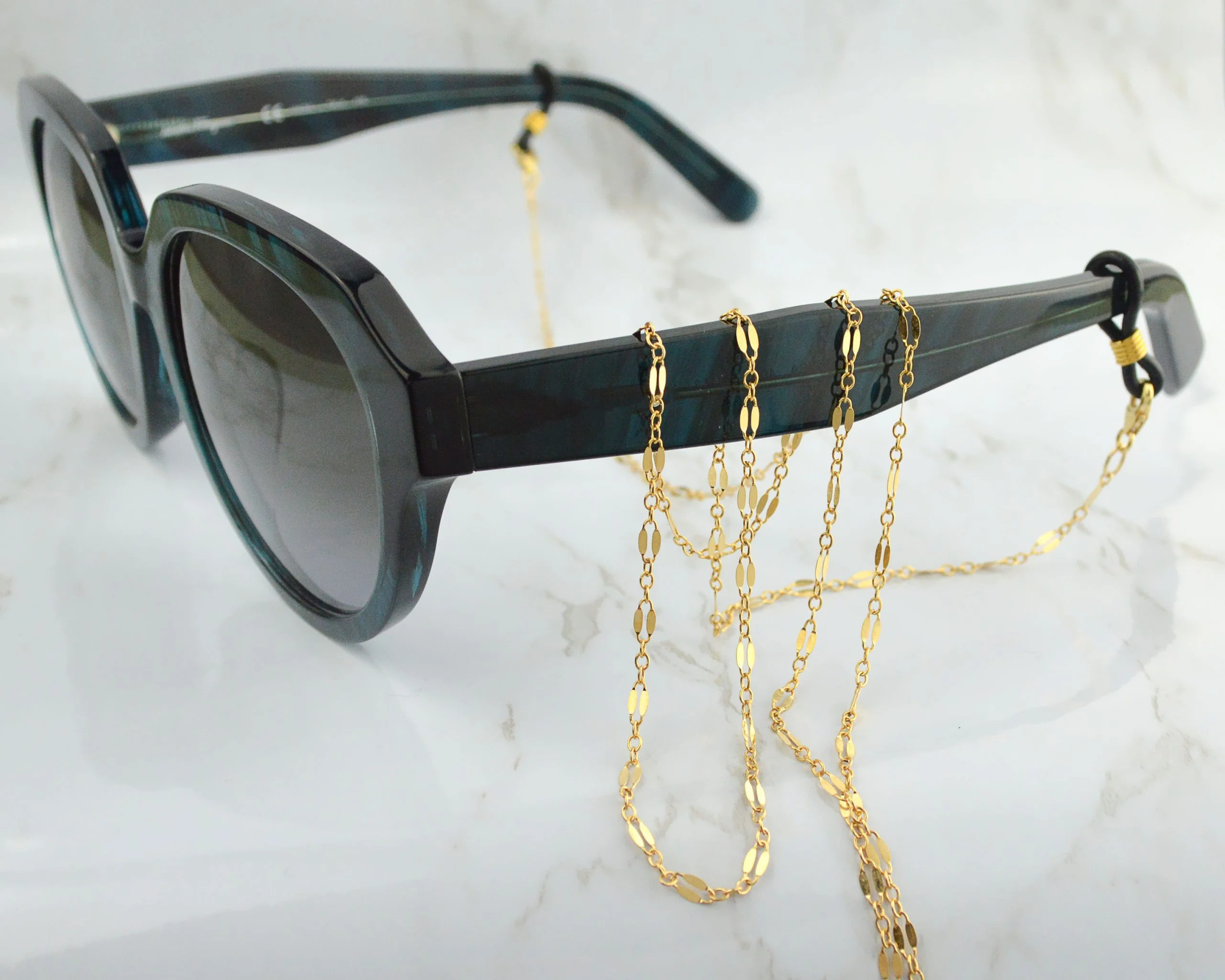 gold-chain-for-sunglasses