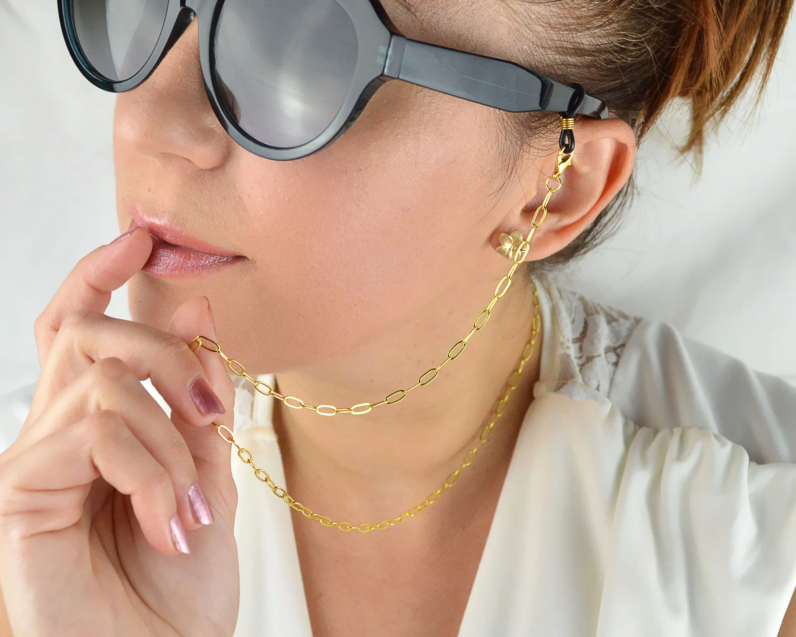 necklace-for-sunglasses