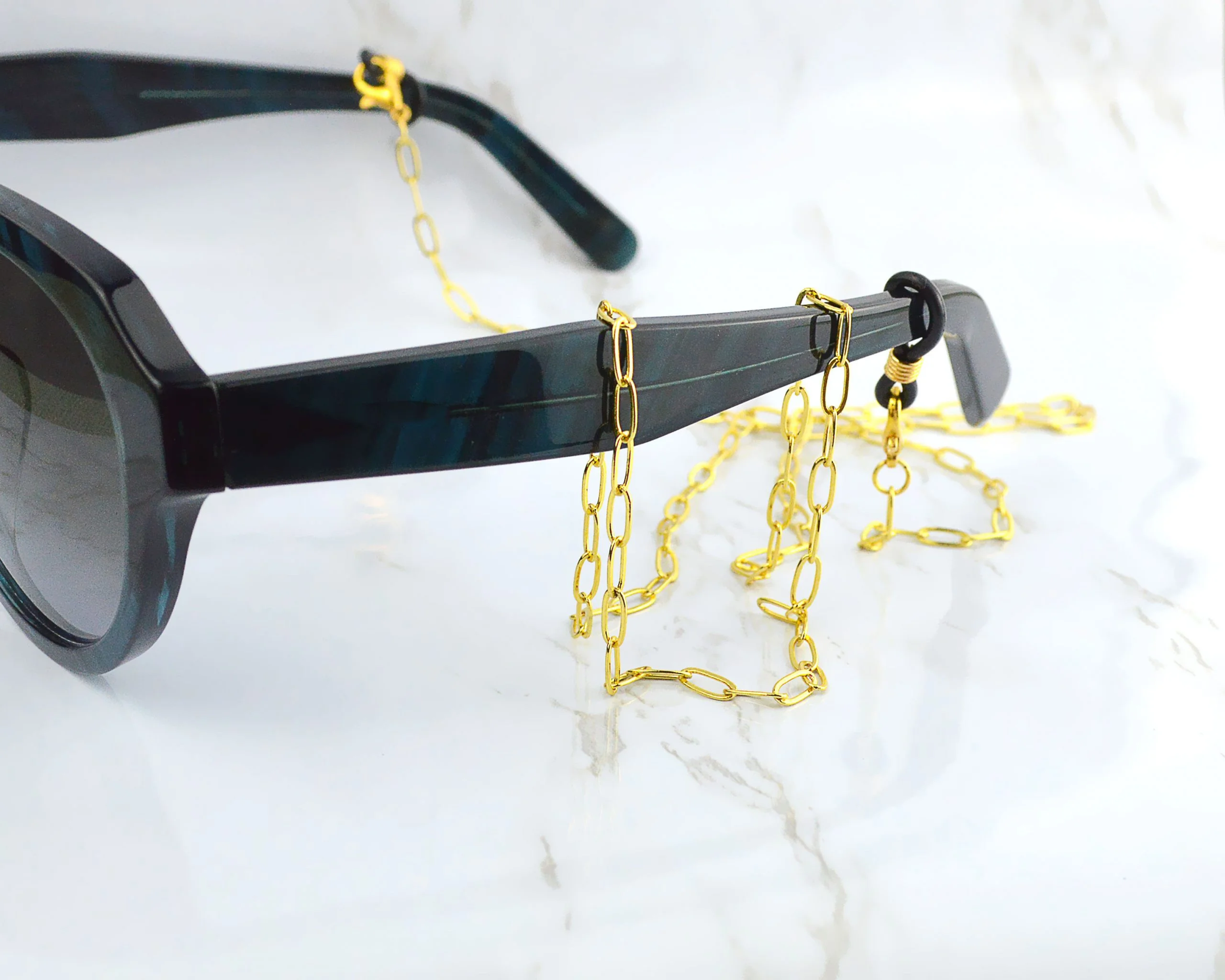 reading-glasses-lanyard